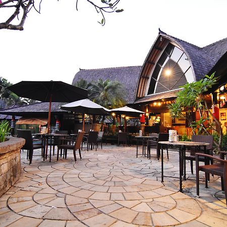 Hotel Vila Lumbung Seminyak Exteriör bild